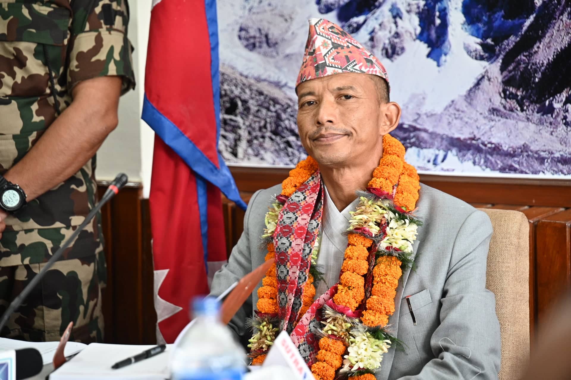 शहरी विकासमन्त्री मेटमणि चौधरी भन्छन्- नेताहरू घमण्डी भए, आफू बच्ने गरी नीति बनाए